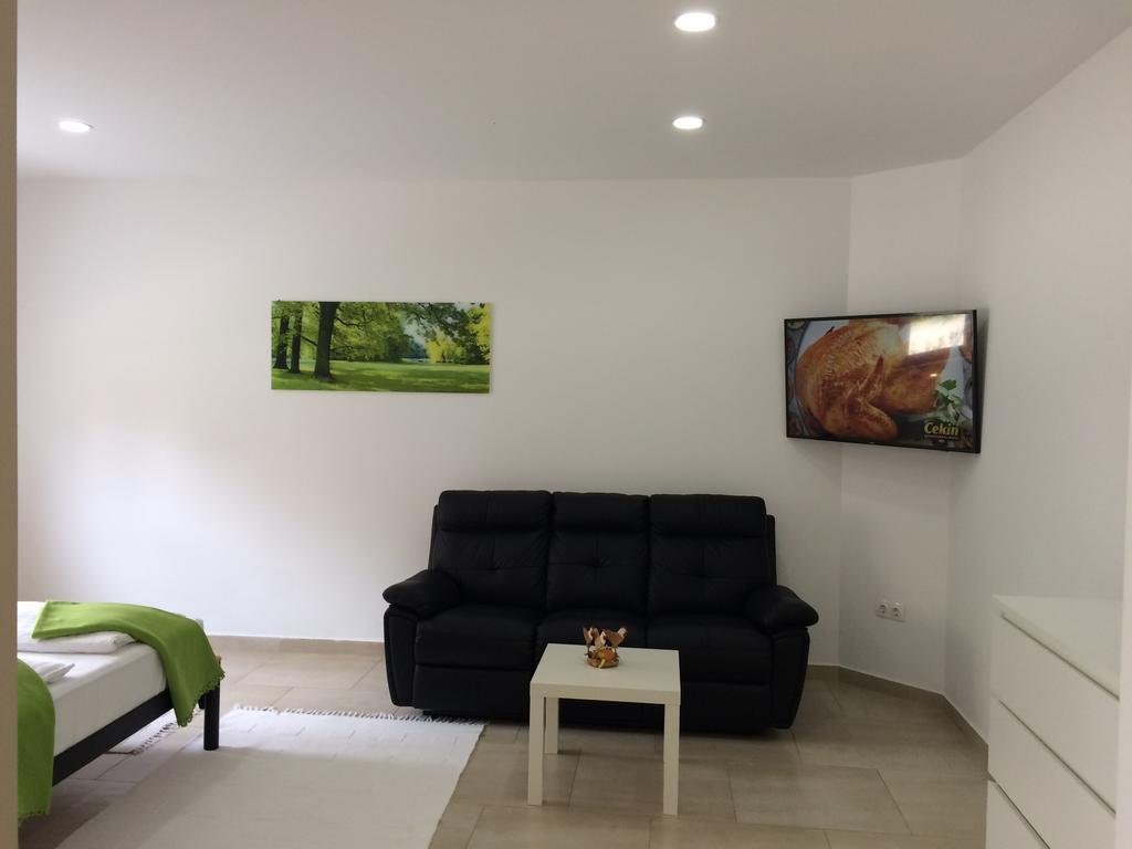 Cindra Apartment
